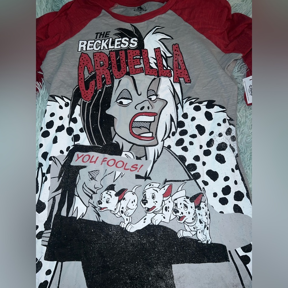 Disney 101 Dalmatians Cruella deville T-shirt BNWT never worn super cute!